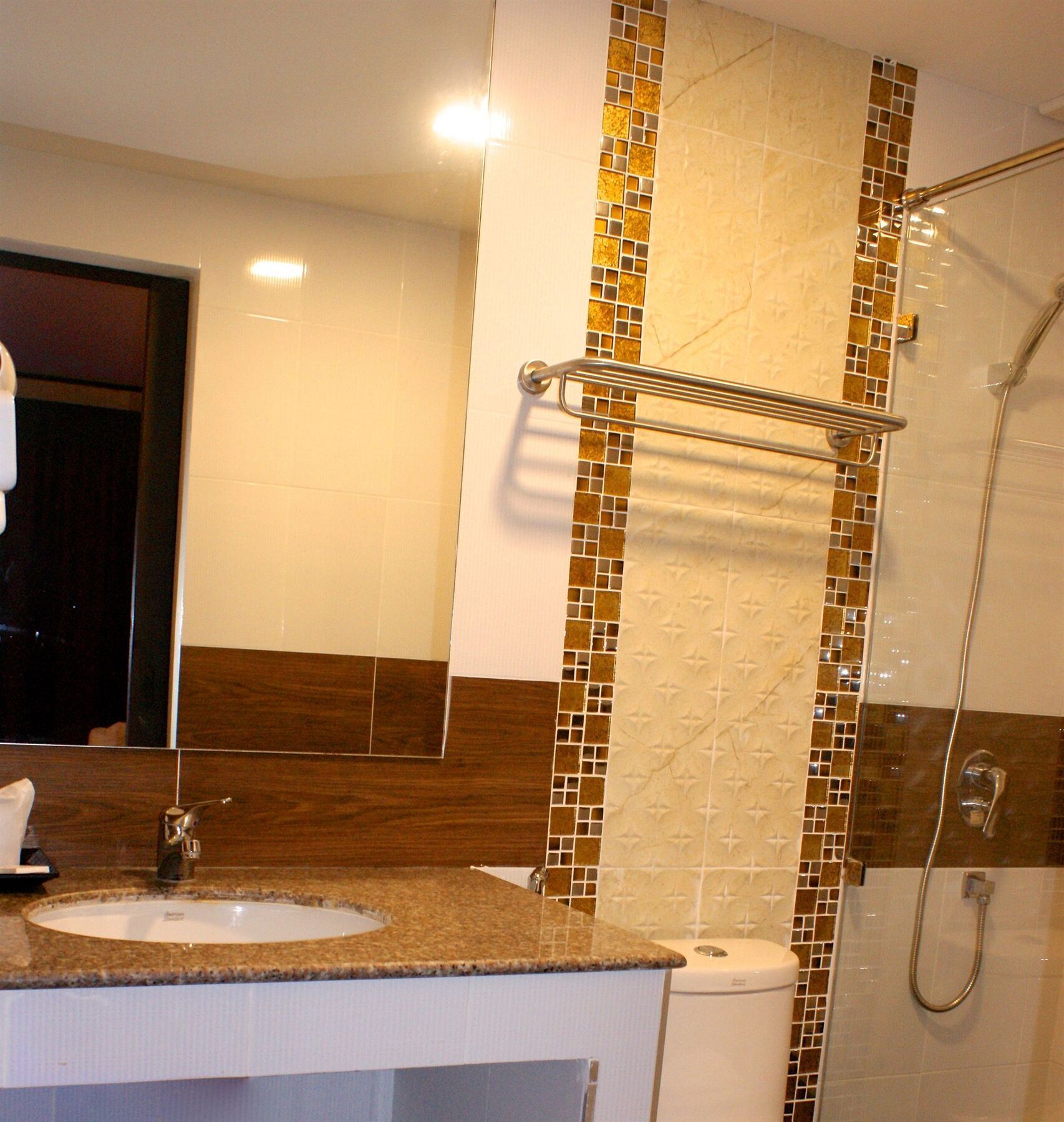 Orchid Garden Hotel Patong Exterior foto